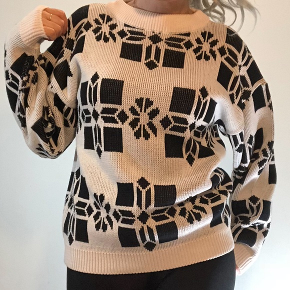 Vintage Sweaters - Vintage Razzle Dazzle geometric print sweater